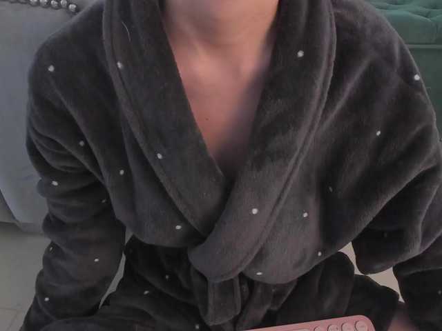 TinyRouse's BongaCams show and profile