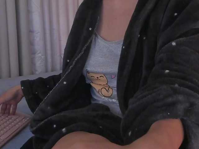 TinyRouse's BongaCams show and profile