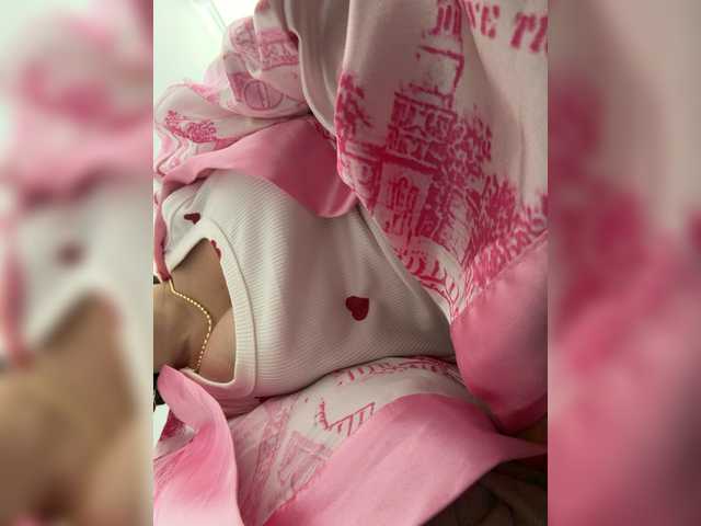 TinyRouse's BongaCams show and profile