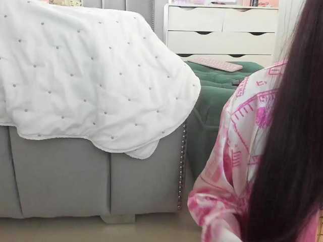 TinyRouse's BongaCams show and profile