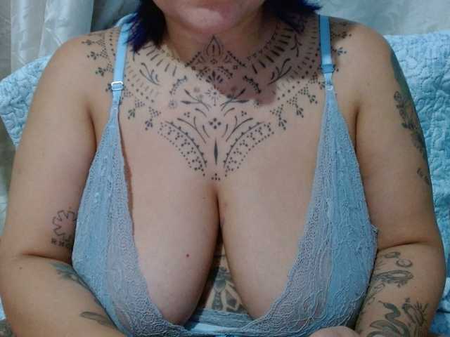 Lilithfire's BongaCams show and profile