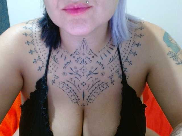 Lilithfire's BongaCams show and profile