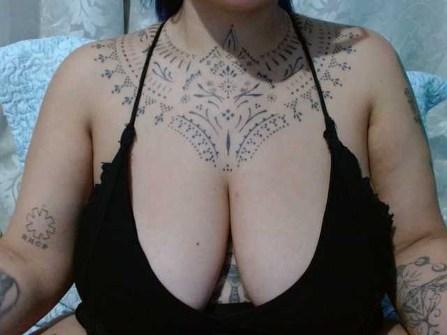 Lilithfire's BongaCams show and profile