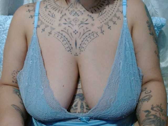 Lilithfire's BongaCams show and profile