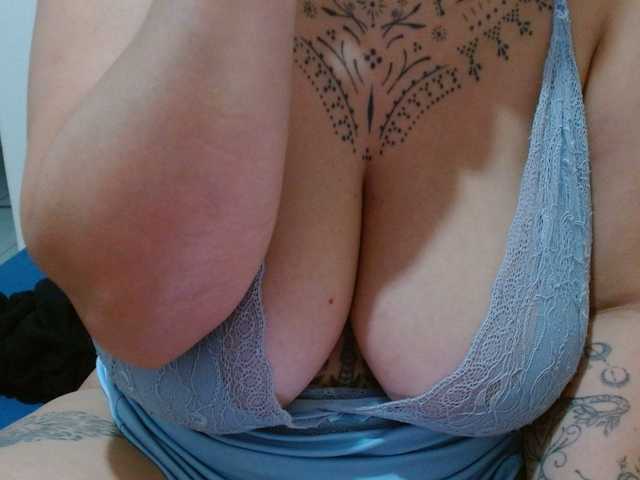 Lilithfire's BongaCams show and profile