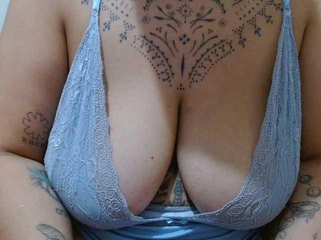 Lilithfire's BongaCams show and profile