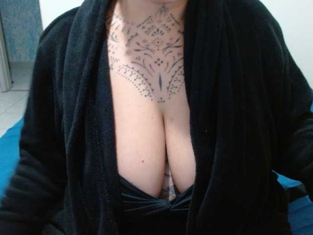 Lilithfire's BongaCams show and profile