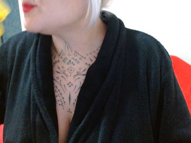 Lilithfire's BongaCams show and profile