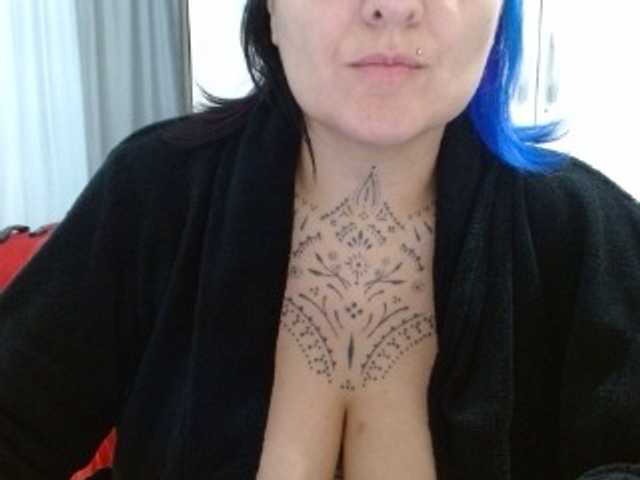 Lilithfire's BongaCams show and profile