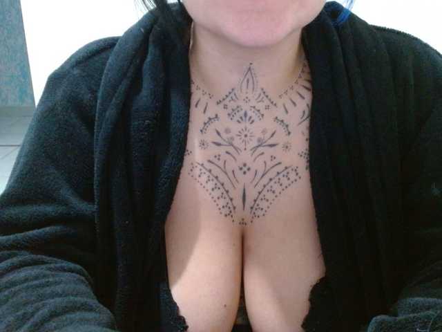 Lilithfire's BongaCams show and profile