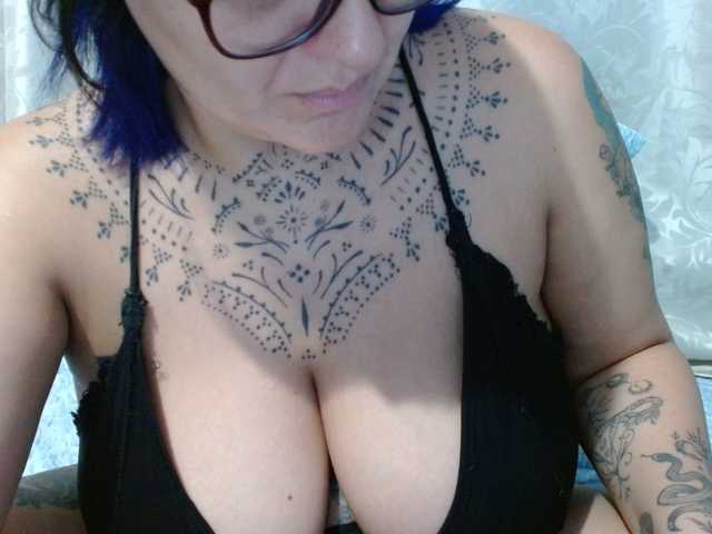 Lilithfire's BongaCams show and profile