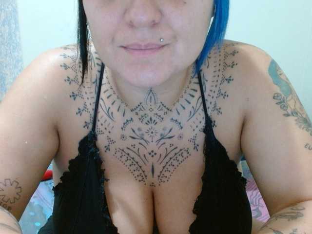 Lilithfire's BongaCams show and profile