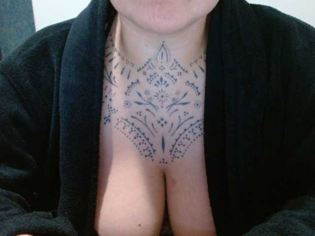 Lilithfire's BongaCams show and profile