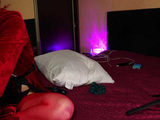 BlueCherry's BongaCams show and profile