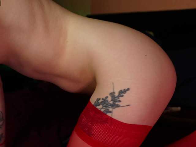 BlueCherry's BongaCams show and profile