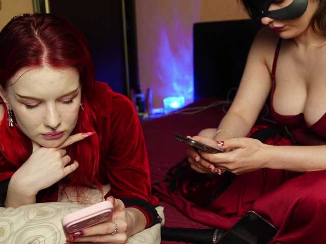 BlueCherry's BongaCams show and profile