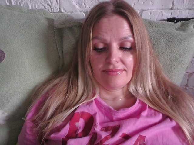 AngelAlone's BongaCams show and profile