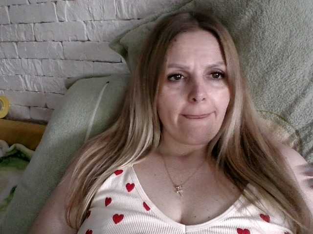 AngelAlone's BongaCams show and profile