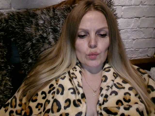 AngelAlone's BongaCams show and profile