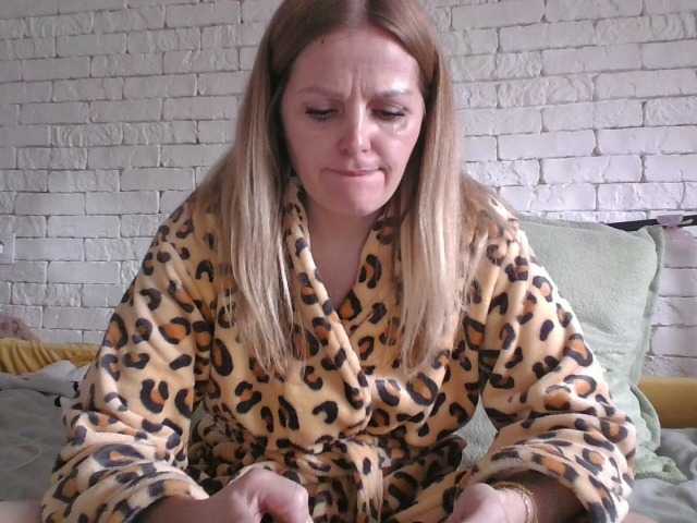 AngelAlone's BongaCams show and profile