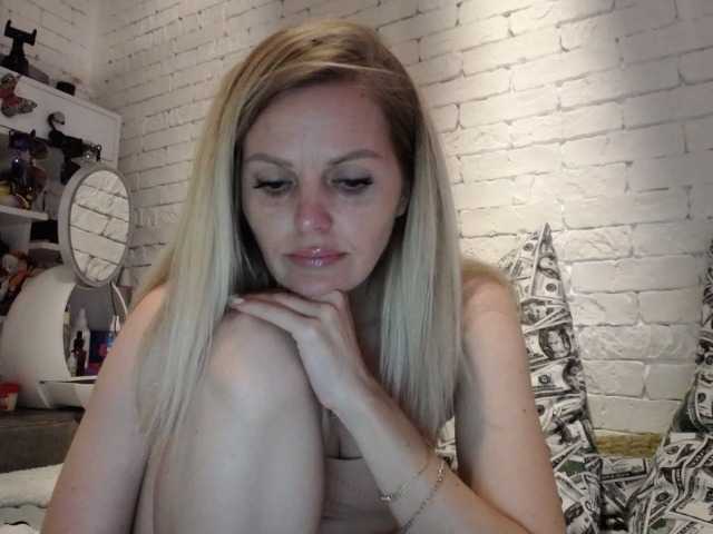 AngelAlone from BongaCams