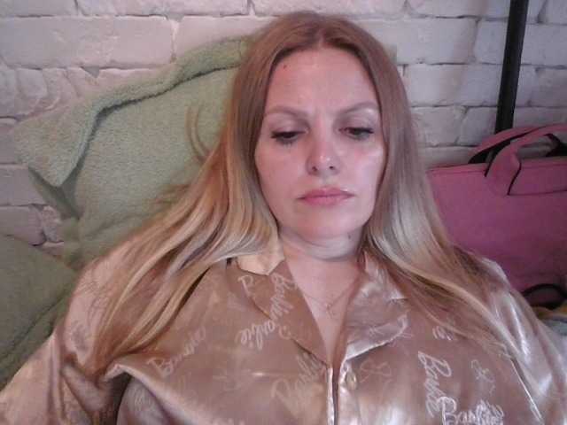 AngelAlone's BongaCams show and profile