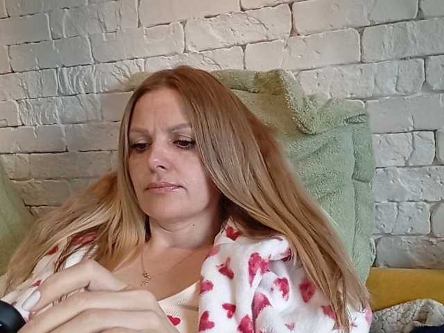 AngelAlone's BongaCams show and profile