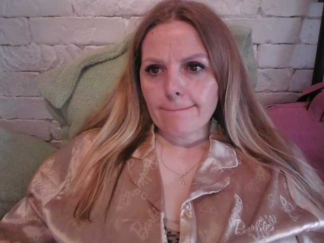 AngelAlone's BongaCams show and profile