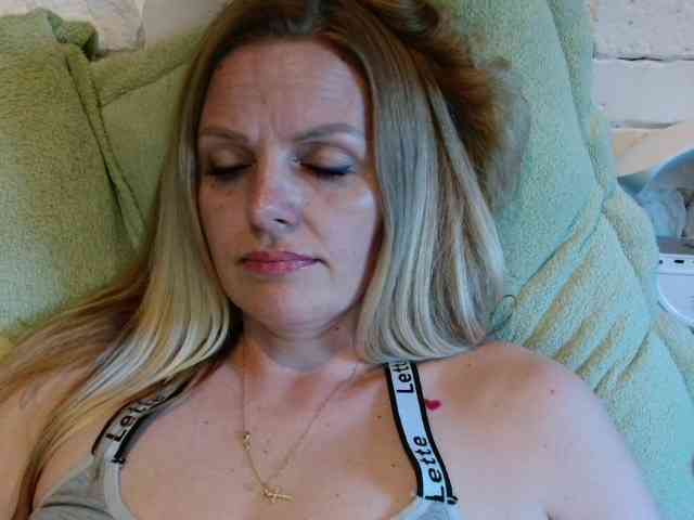 AngelAlone webcam