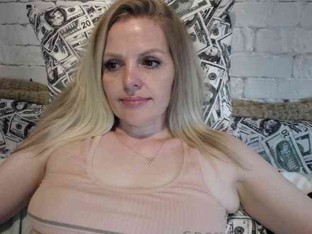 AngelAlone webcam