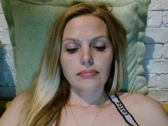 AngelAlone webcam