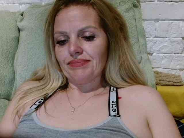 AngelAlone webcam