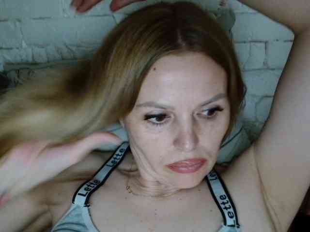 AngelAlone webcam