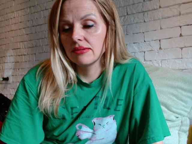 AngelAlone webcam