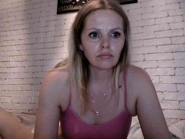 AngelAlone webcam