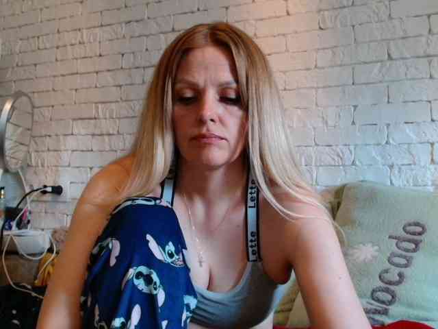 AngelAlone webcam