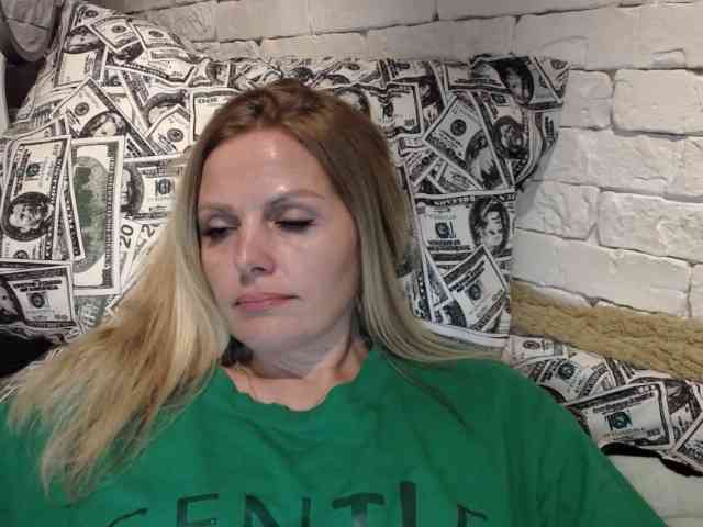 AngelAlone webcam