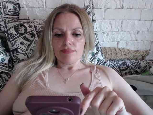AngelAlone webcam