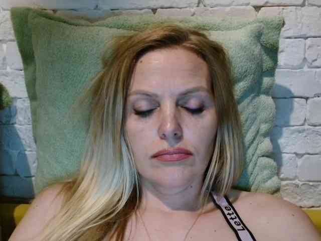 AngelAlone webcam