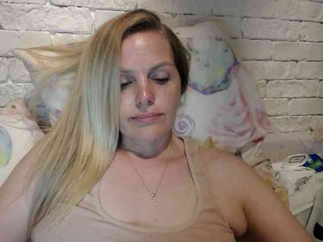 AngelAlone Live Webcam on BongaCams