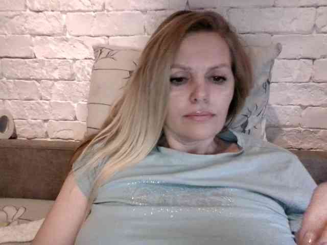 AngelAlone webcam