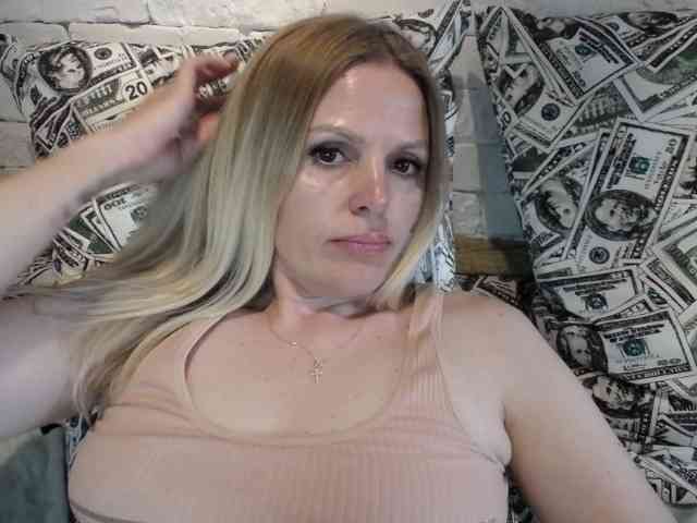 AngelAlone webcam