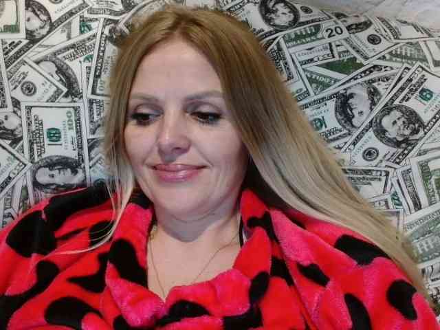 naked chatroom AngelAlone