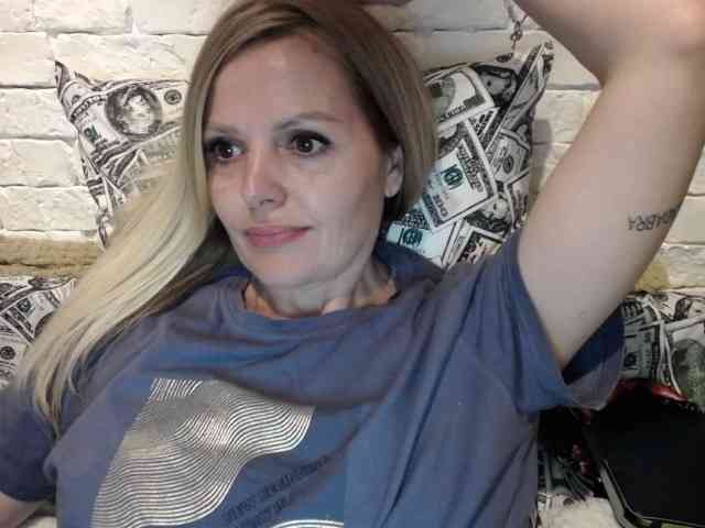 AngelAlone webcam