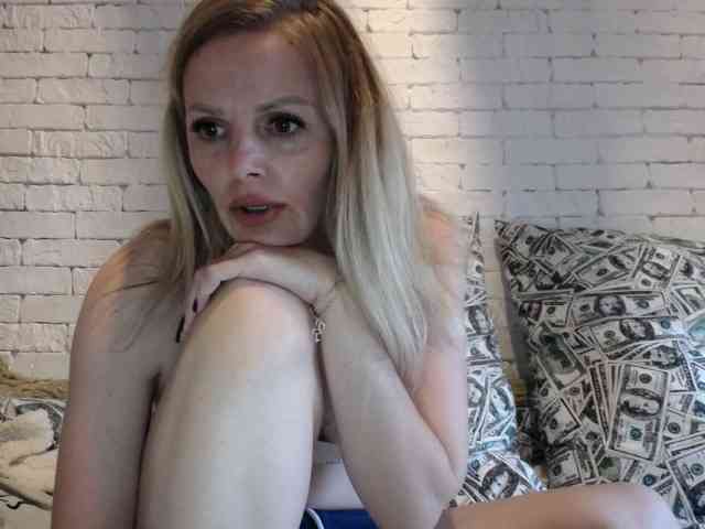 AngelAlone webcam