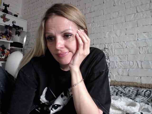 AngelAlone webcam
