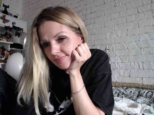 AngelAlone webcam