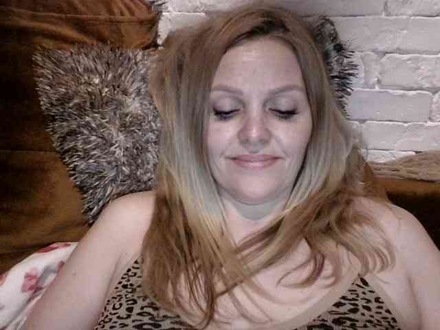 AngelAlone Live Webcam on BongaCams