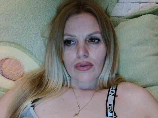 AngelAlone webcam