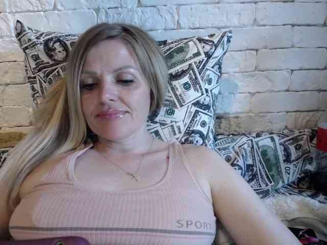 AngelAlone webcam